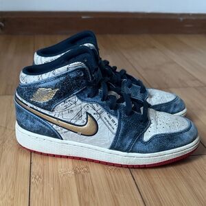 Jordan Kids Sneakers in Blue and Gold